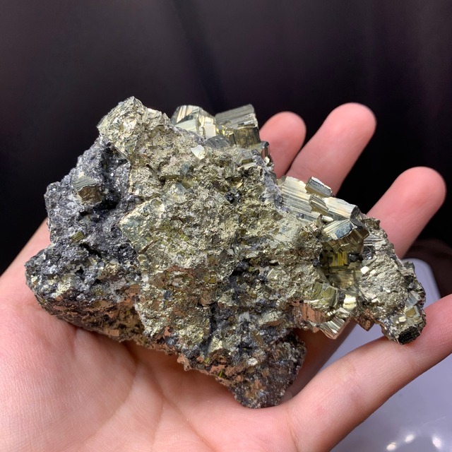 ハリーが住みついている原石・パイライト