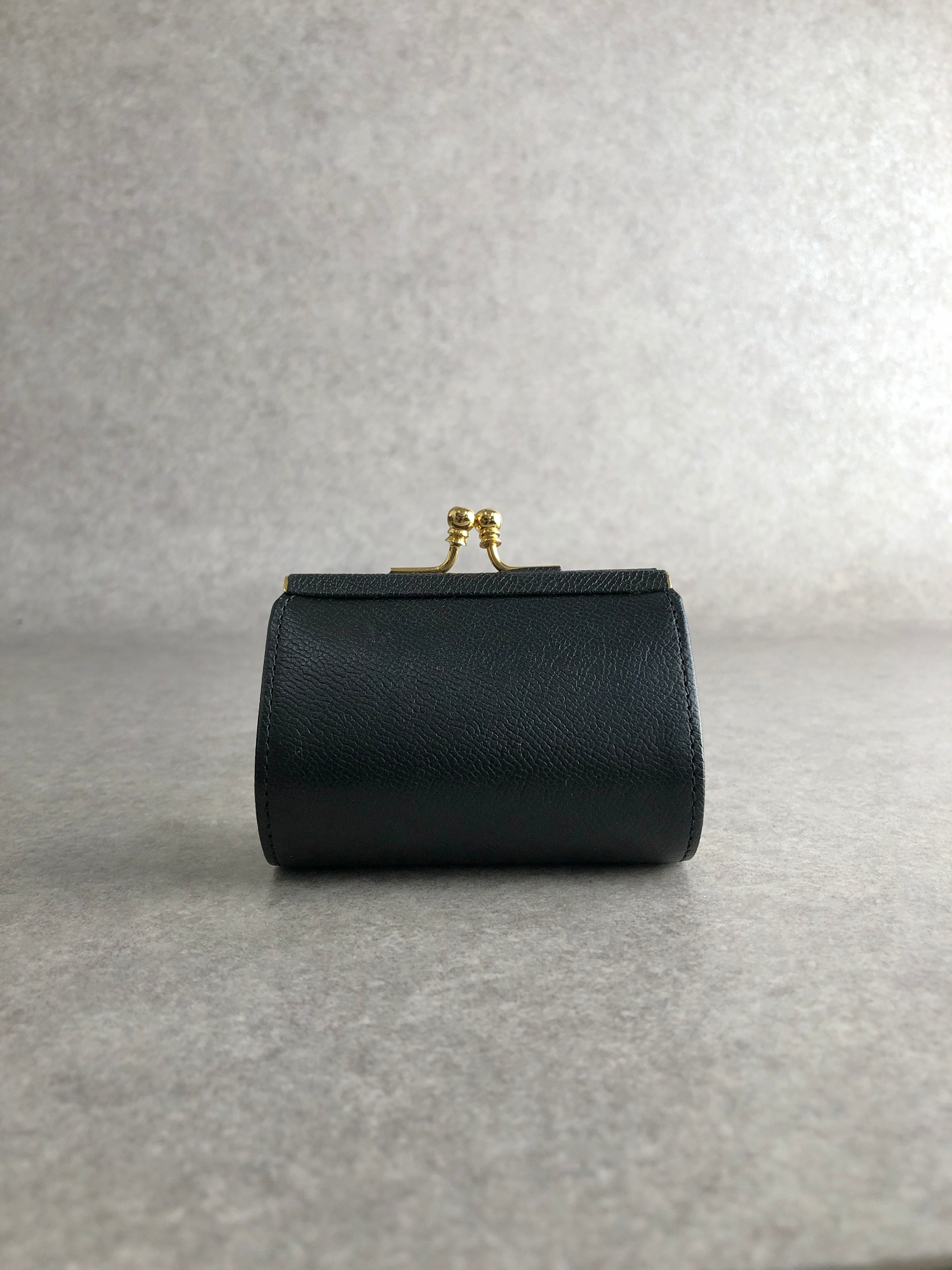 Yves Saint Laurent イヴ・サンローラン 財布 ブラック YSL レザー
