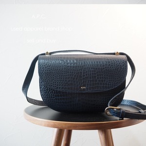 A.P.C. アーペーセー クロコ型押し ハーフムーン ショルダーバッグ ネイビー