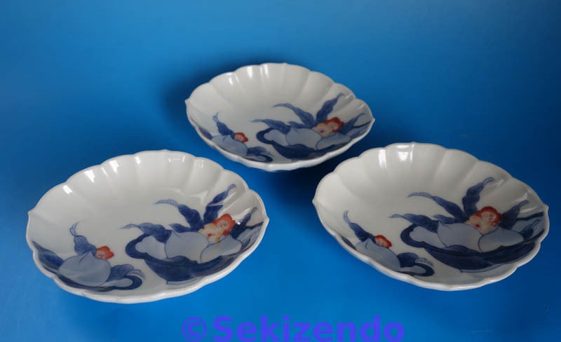 華山萬右ヱ門 夫婦鯉 飾り陶板 木箱付 有田焼 飾り皿 染付 山水 大皿 華山窯 木製皿立付 40cm 華山萬右衛門
