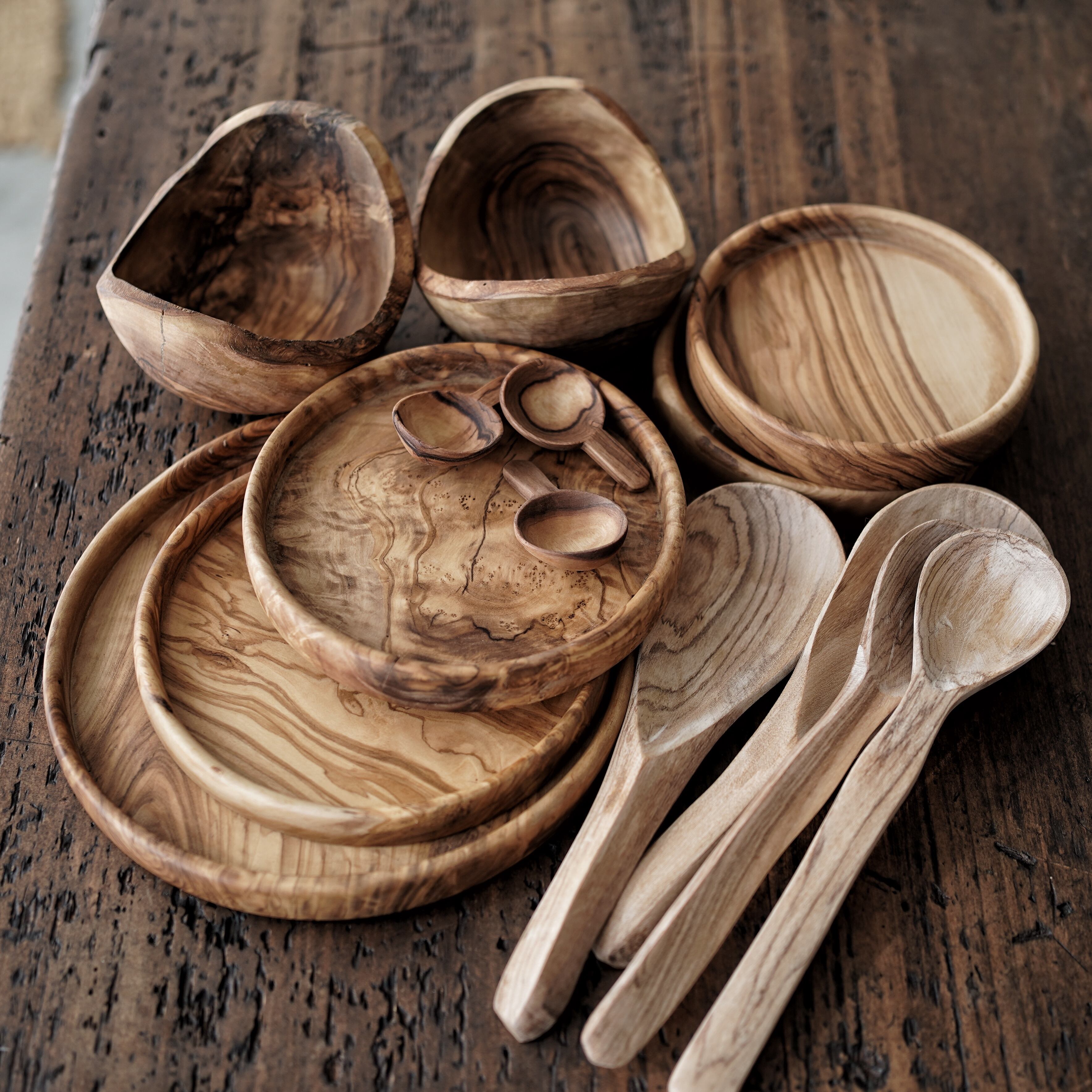 オリーブウッドプレート Φ21㎝ | Sweet Things