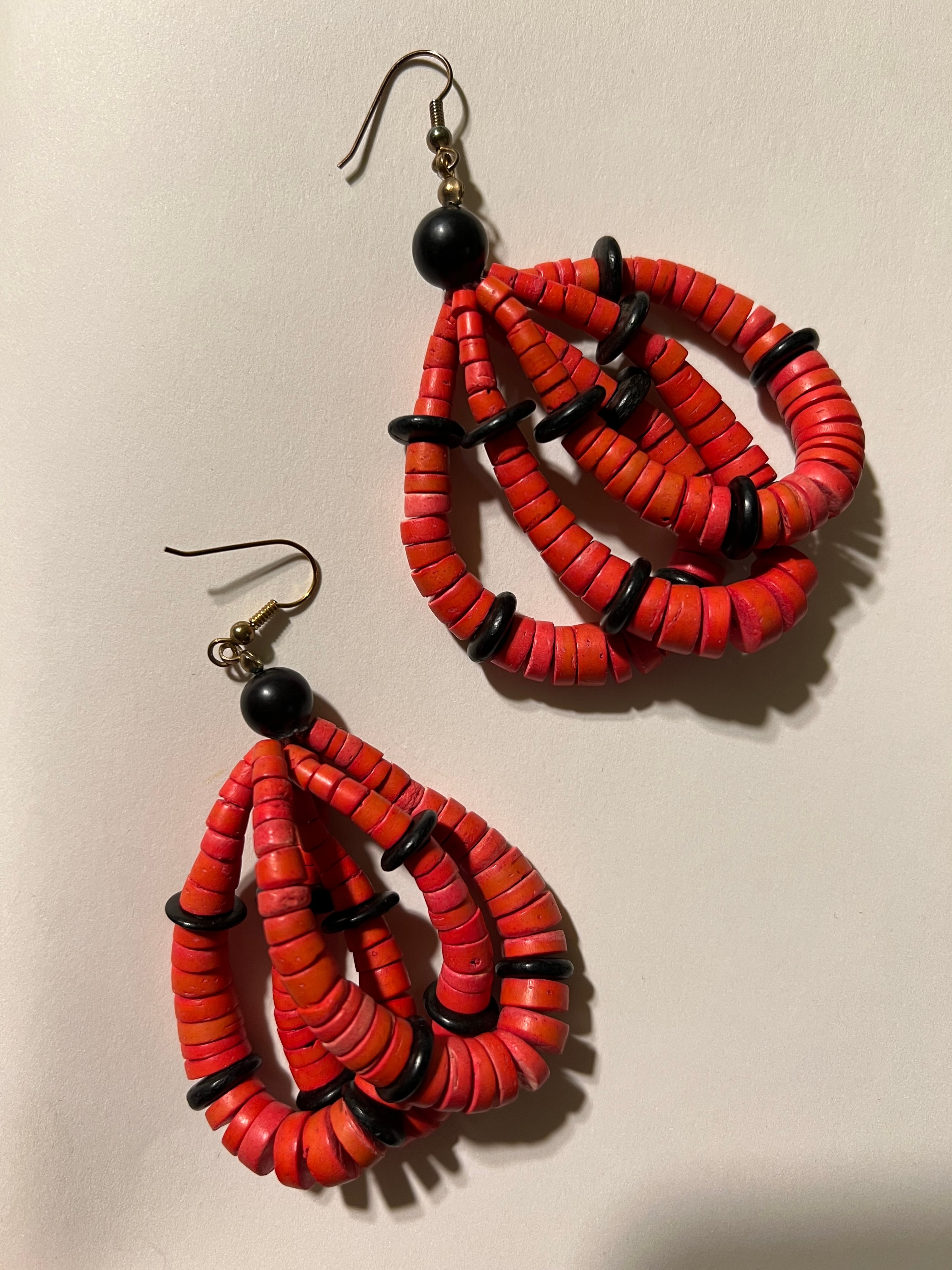 Vintage red × black wood beads pierced earrings ( ヴィンテージ