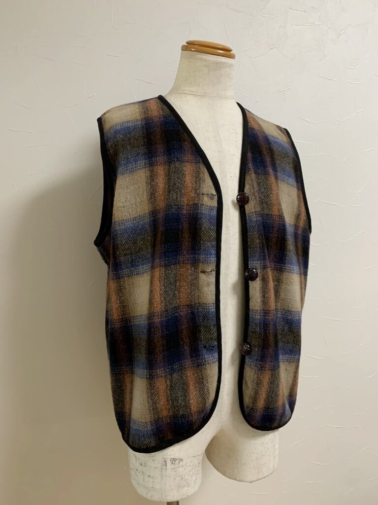 1990's Check Pattern Piping Design Vest