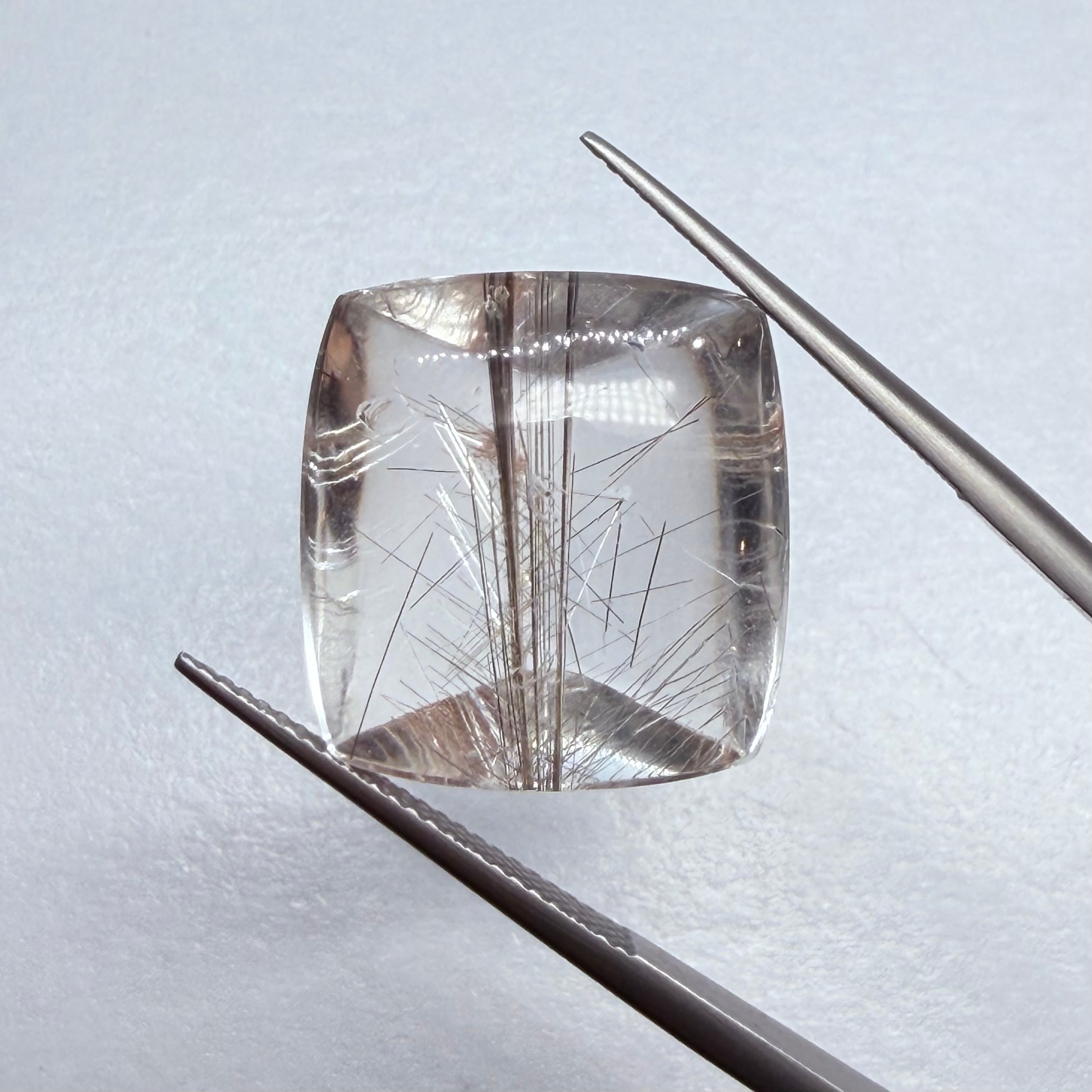 茶柱が立ったようなシルバールチルクオーツ