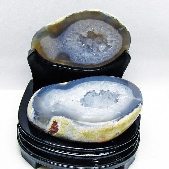 1.3Kg トレジャーメノウ アゲート ジオード 台座付属 一点物 175-1548