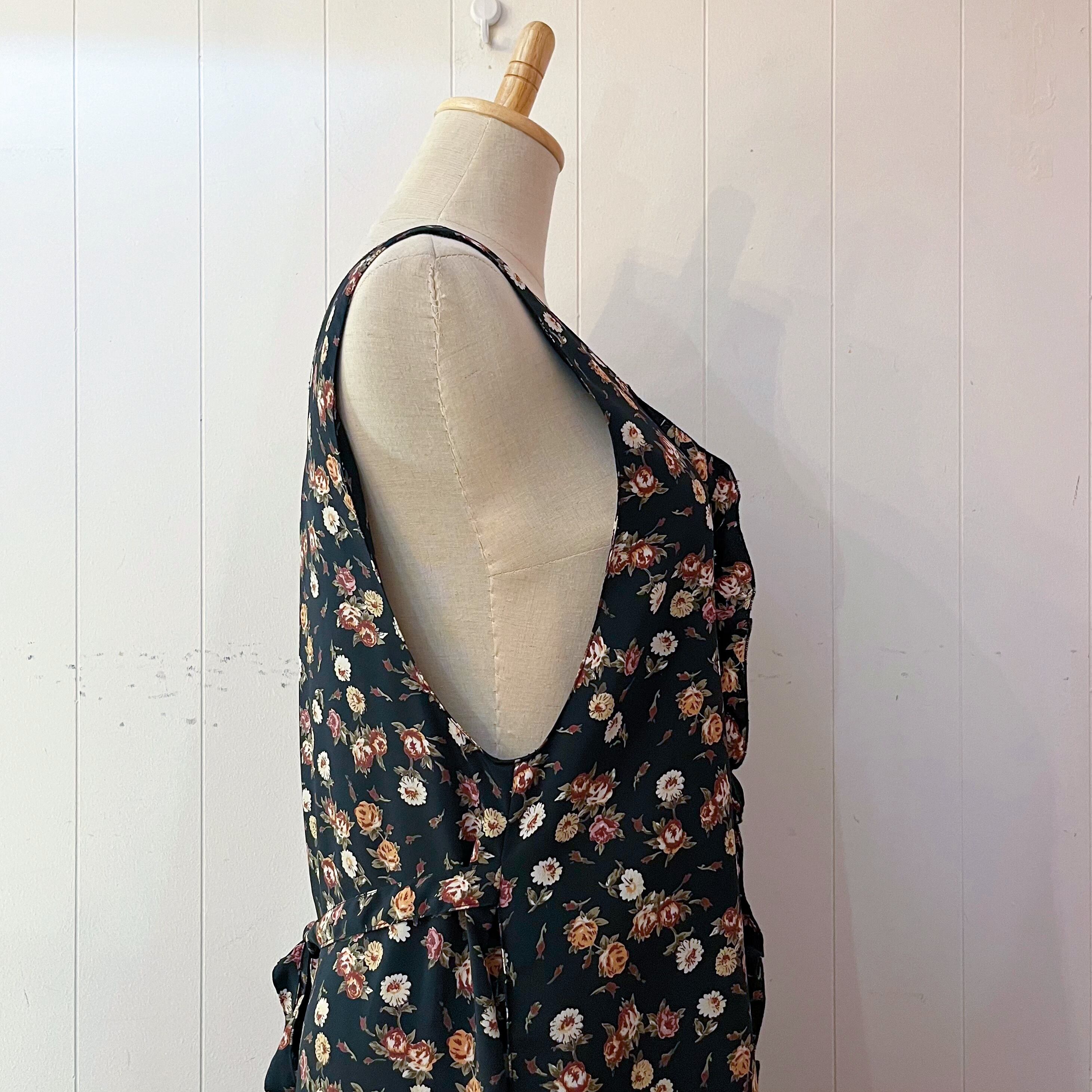black flower frill button jumper skirt