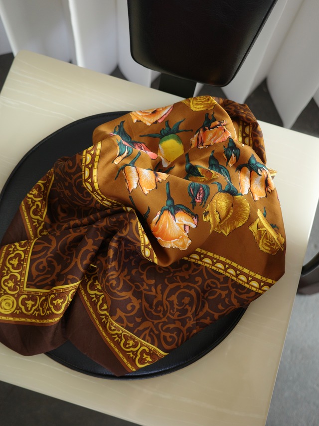 <vintage>retro rose scarf