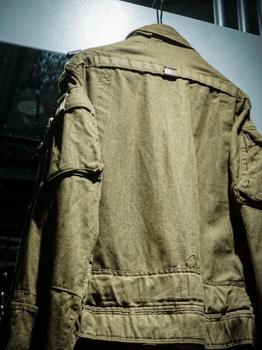 CavariA ヴィンテージライク古着 ギミック リブ切替 ミリタリージャケット CavariA ヴィンテージライク古着 ギミック リブ切替 ミリタリー