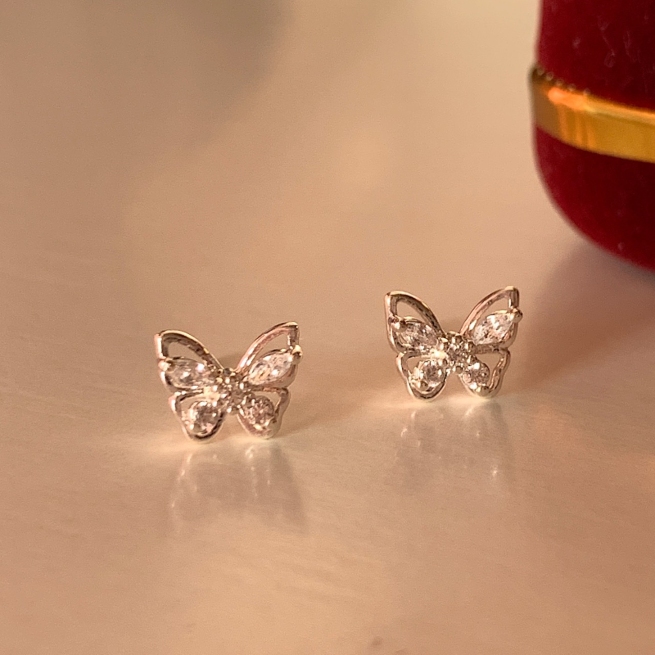 バタフライモチーフイヤーアクセサリー 2type W10261