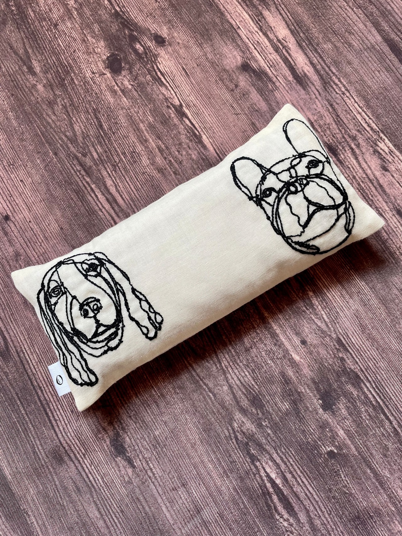 《アイカイロ／アイピロー》米ぬか・玄米カイロ（選べるハーブ）犬刺繍　生成り　カバー付