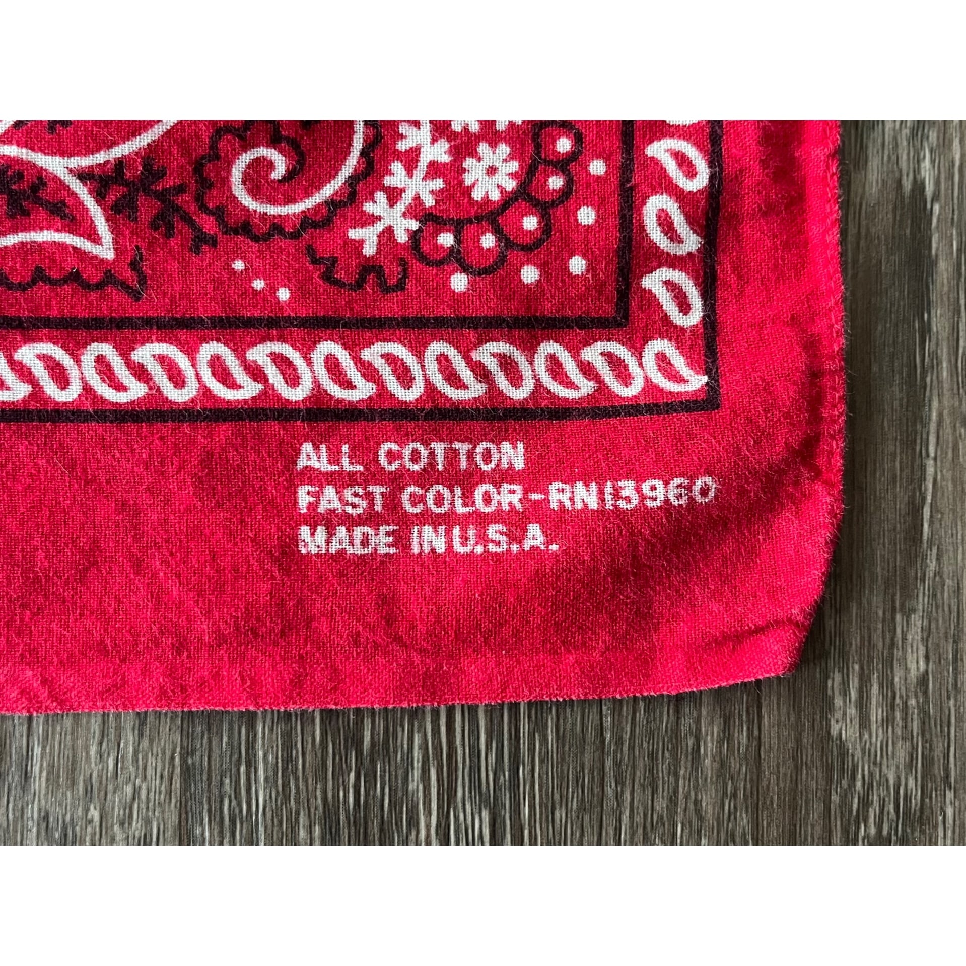 NOS 80s ネイティブ柄 vintage バンダナ BANDANA 剥げ USA製 NOS 80s ネイティブ柄 vintage バンダナ BANDANA 剥げ USA製