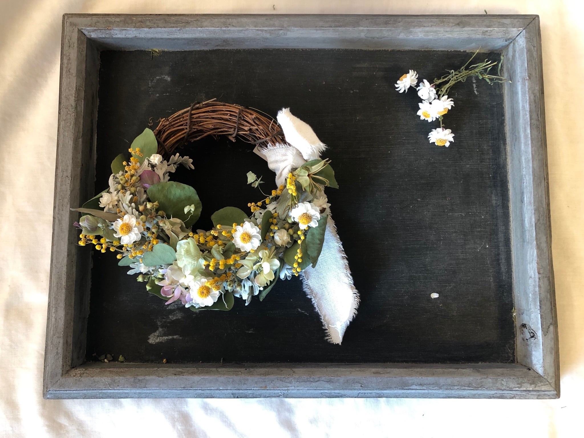 ドライフラワーのハーフリース（リースボックス付） | minatomte