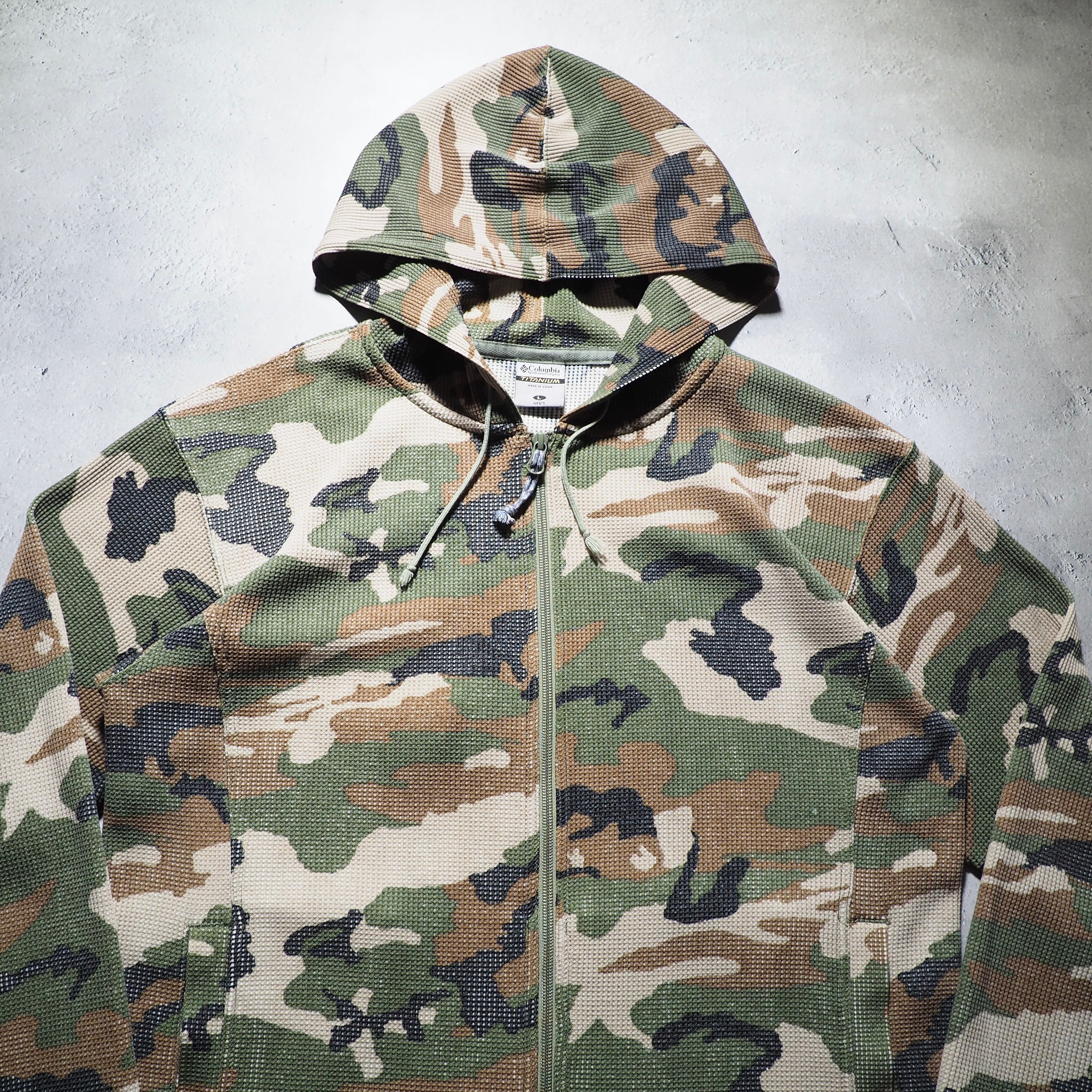 ” Columbia Titanium ” camouflage pattern thermal full zip Parker