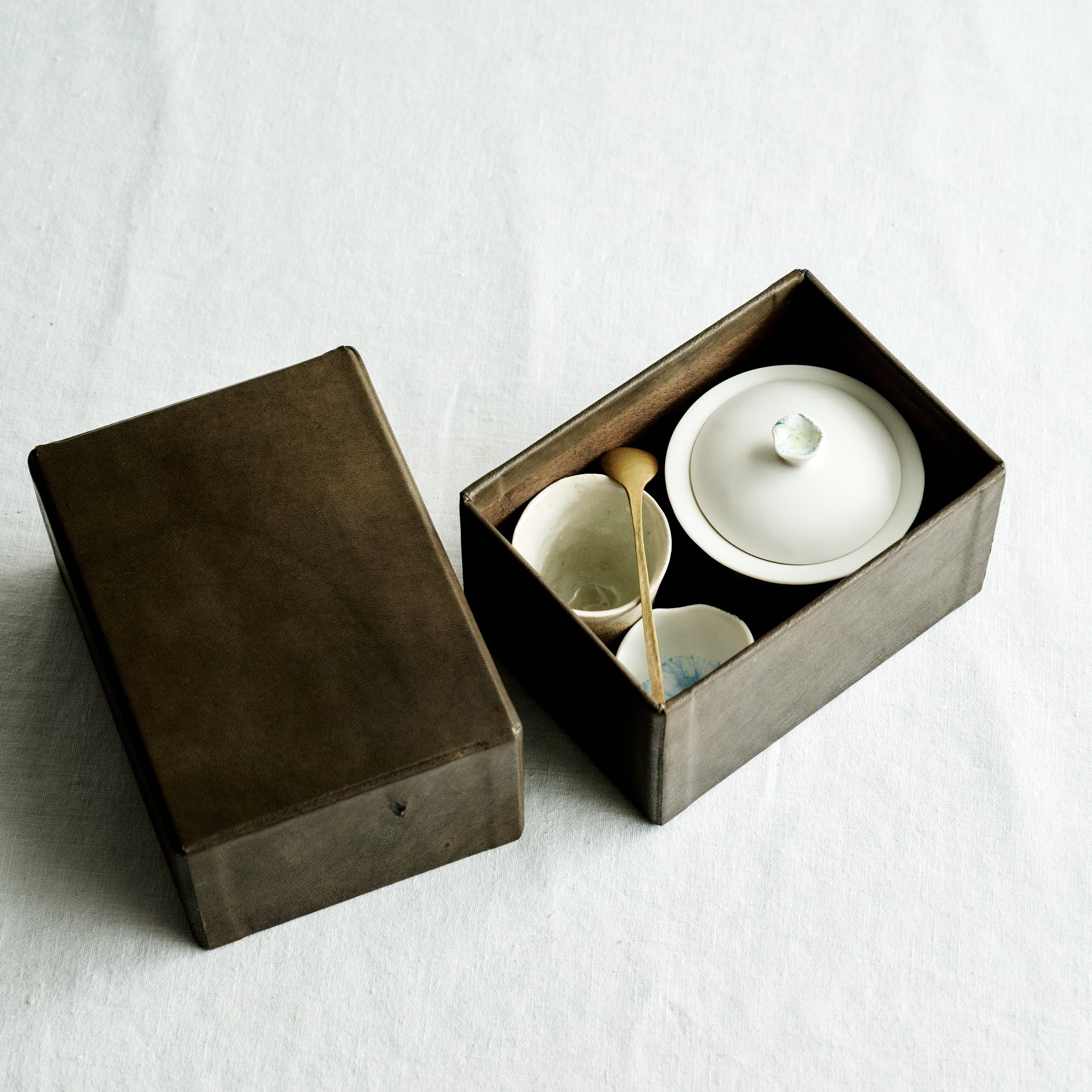 太田一永 Kazunaga Ohta 革箱大 深