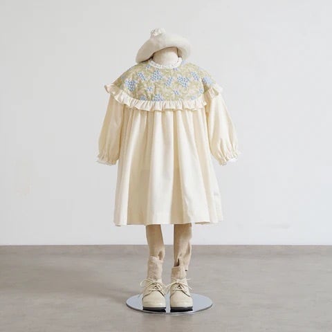 Hoppetta(ホッペッタ)/ 木の実刺繍 ワンピース / アイボリー / 80-100cm