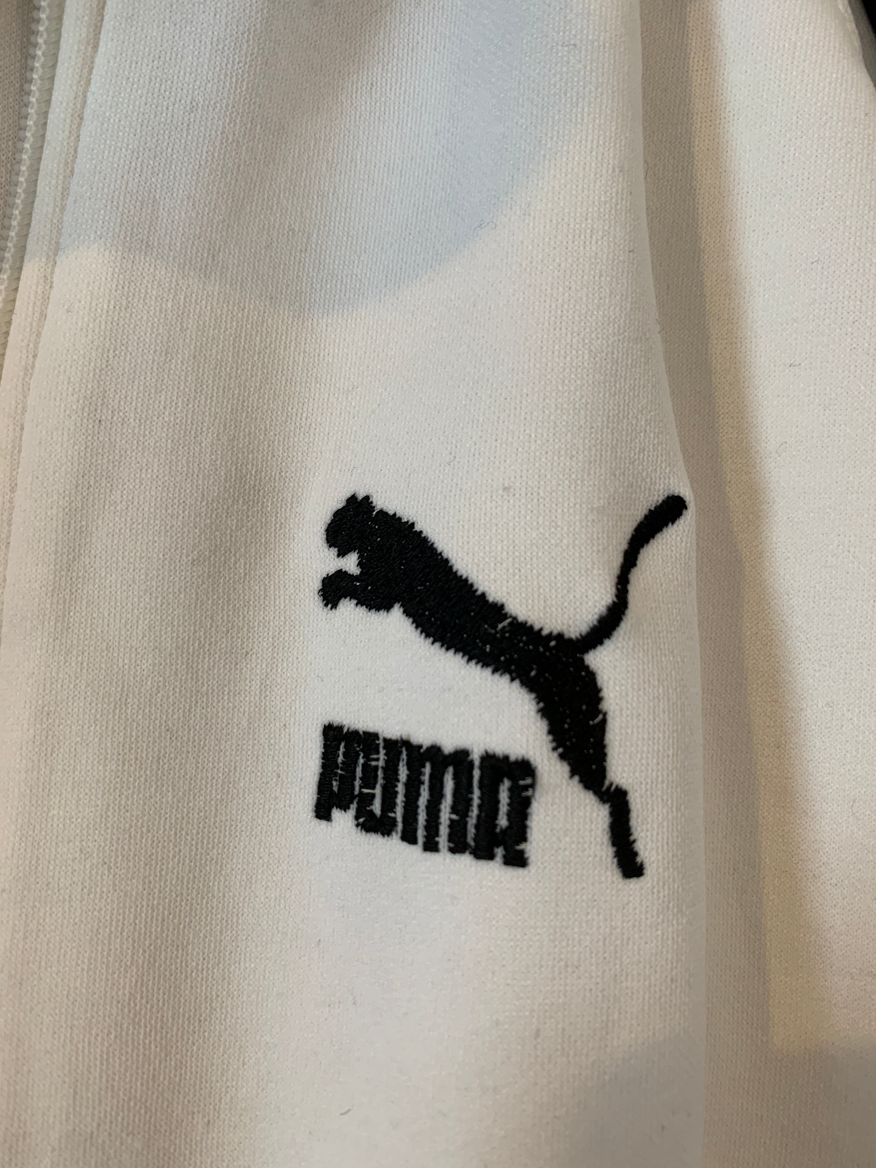 ★希少  海外 PUMA ナイロンジャケット M 刺繍ロゴ 黒 スポーツ