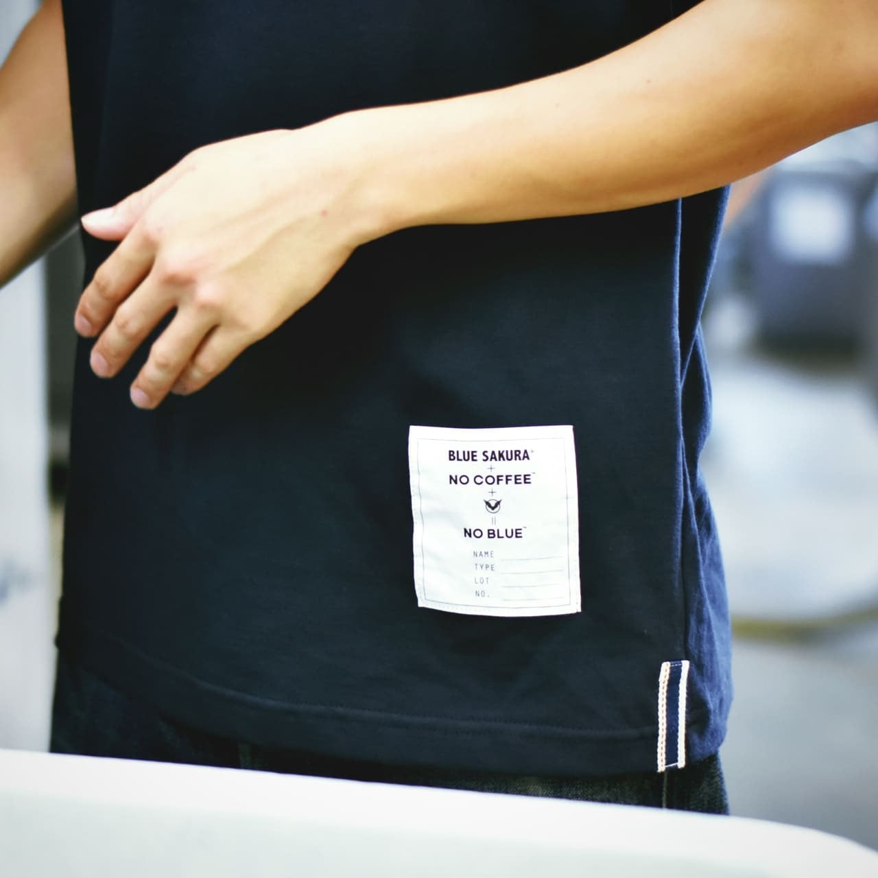 T-SHIRT ［NO BLUE］ / NAVY | BLUE SAKURA JEANS 公式サイト