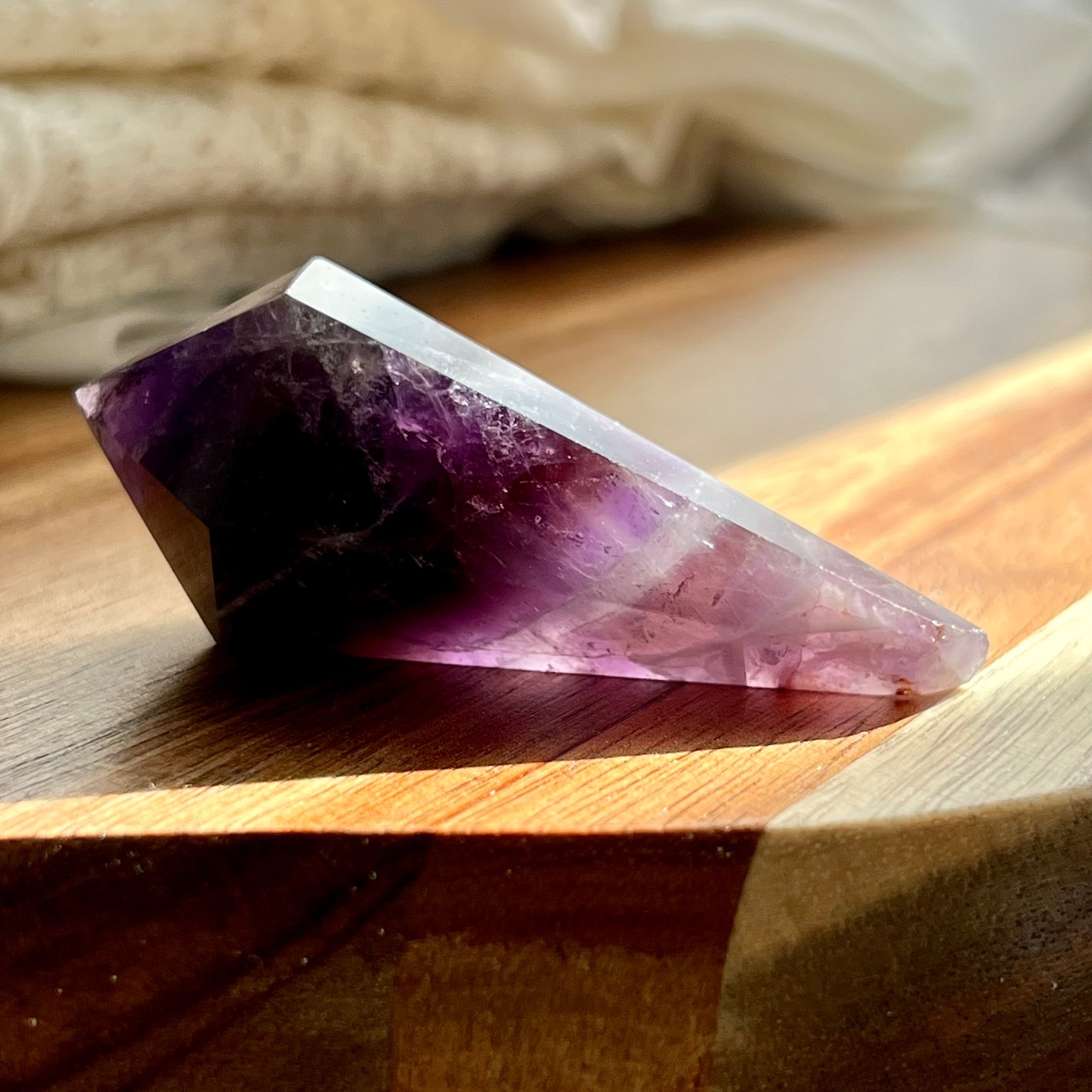 特徴のある模様をもつドリームアメジスト4＊シェブロンアメジスト＊ワンド形＊紫水晶＊天然石インテリア＊置き物