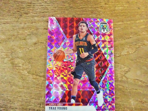 トレイ・ヤング PINK PRIZM 2019-20 PANINI MOSAIC