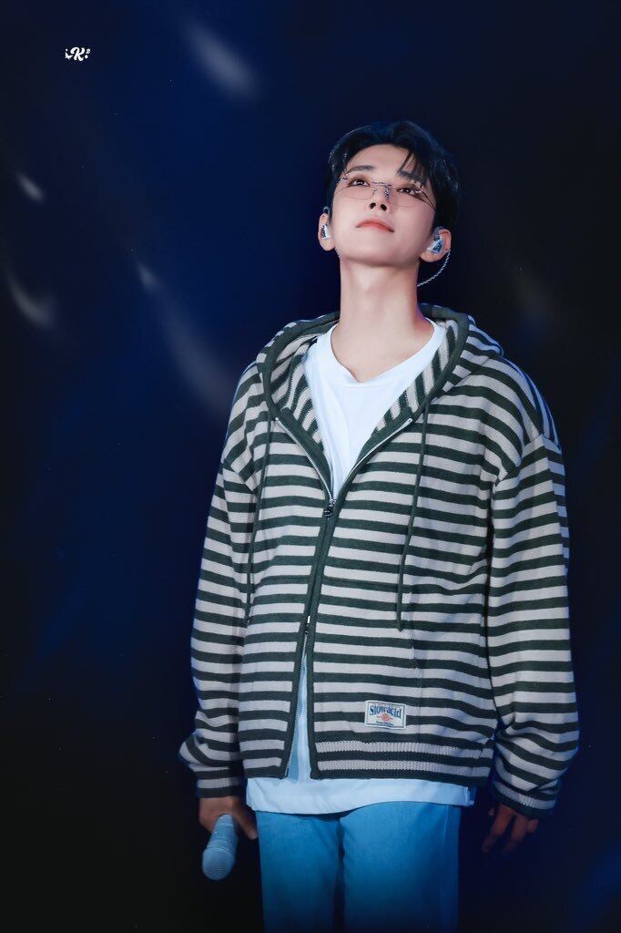 ☆SEVENTEEN ジョシュア 着用!!【SLOW ACID】STRIPE KNIT HOOD ☆SEVENTEEN ジョシュア 着用!!【SLOW ACID】STRIPE KNIT HOOD