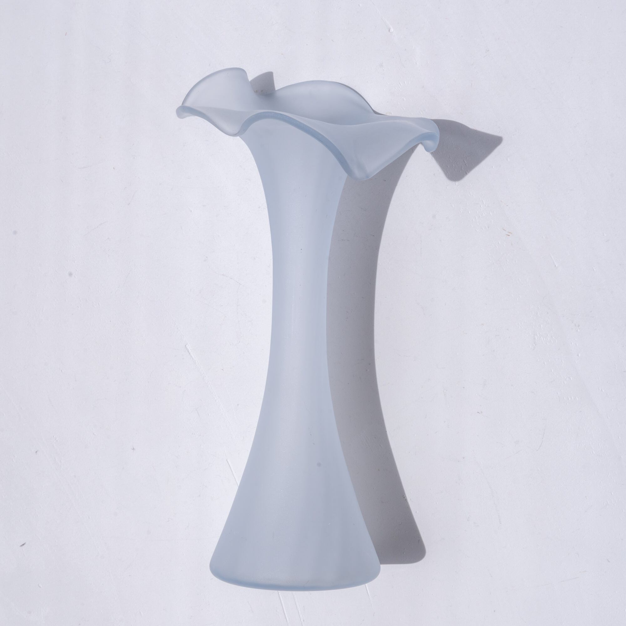 Frill Satin Vase