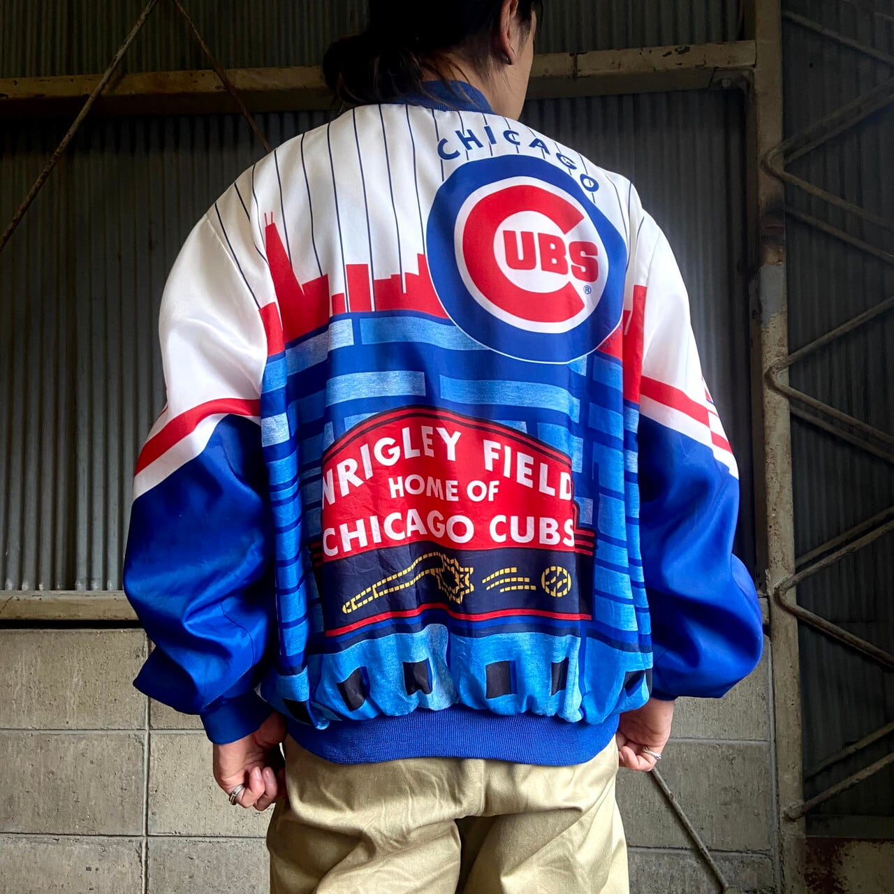 80年代 Chalk Line MLB シカゴ・カブス ビッグロゴプリント ポリエステル スタジャン メンズXL 古着 USA製 CHICAGO  CUBS チームロゴ 1989 80s ビンテージ ヴィンテージ ホワイト 白【ナイロンジャケット】【FM1023】【SS2401-30】 |  cave ...