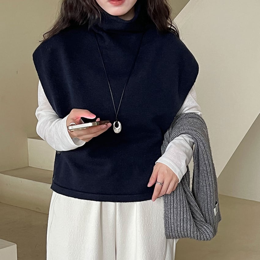 high-neck knit vest J00141