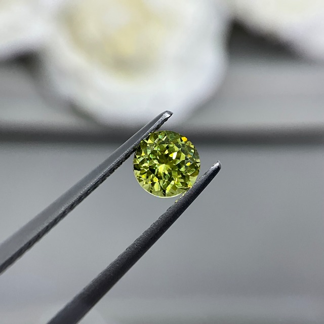 キラキラ元気な輝き✨ネオン感◎マリガーネット 0.74ct