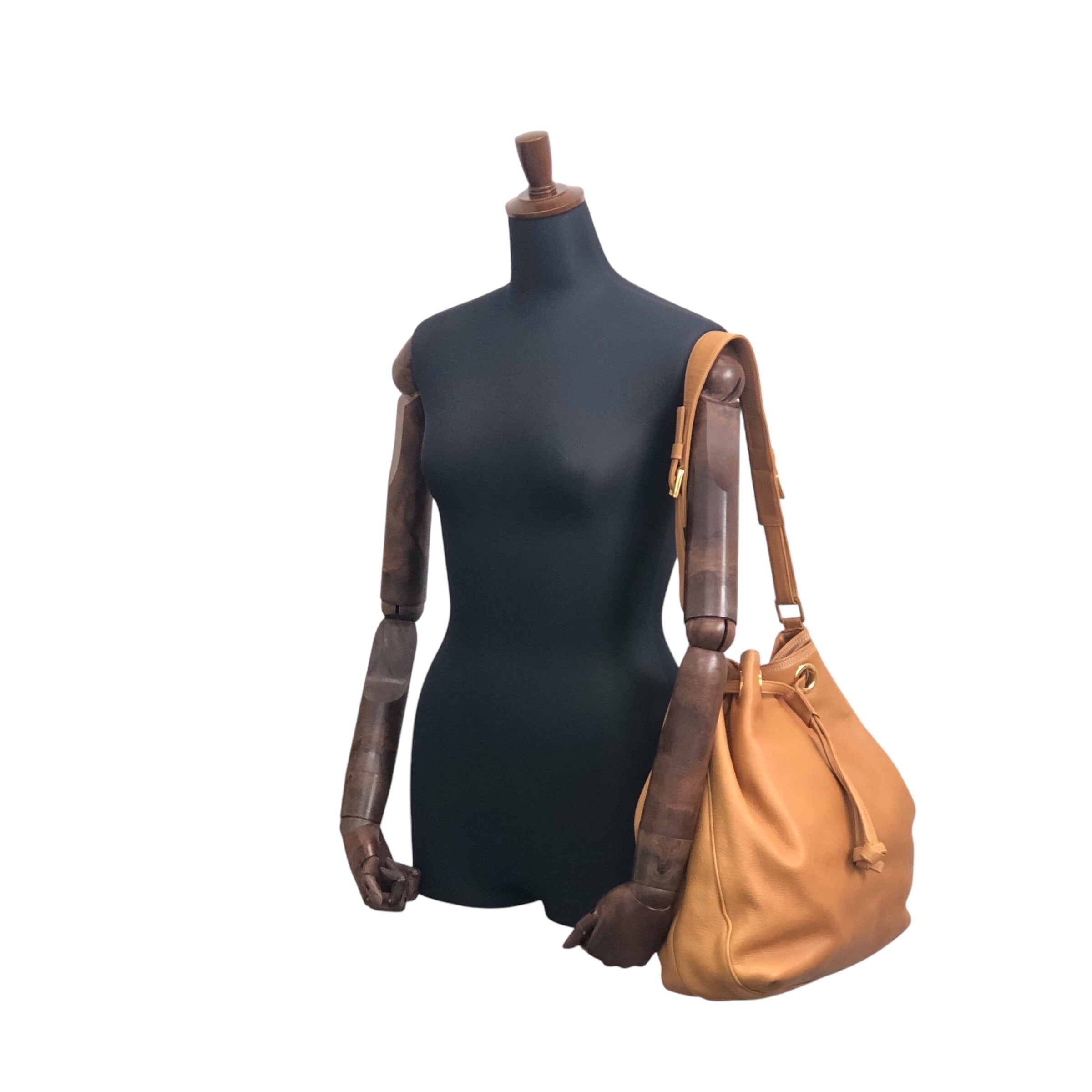 LOEWE ロエベ ショルダーバッグ キャメル アナグラム レザー LOEWE ロエベ ショルダーバッグ キャメル アナグラム レザー