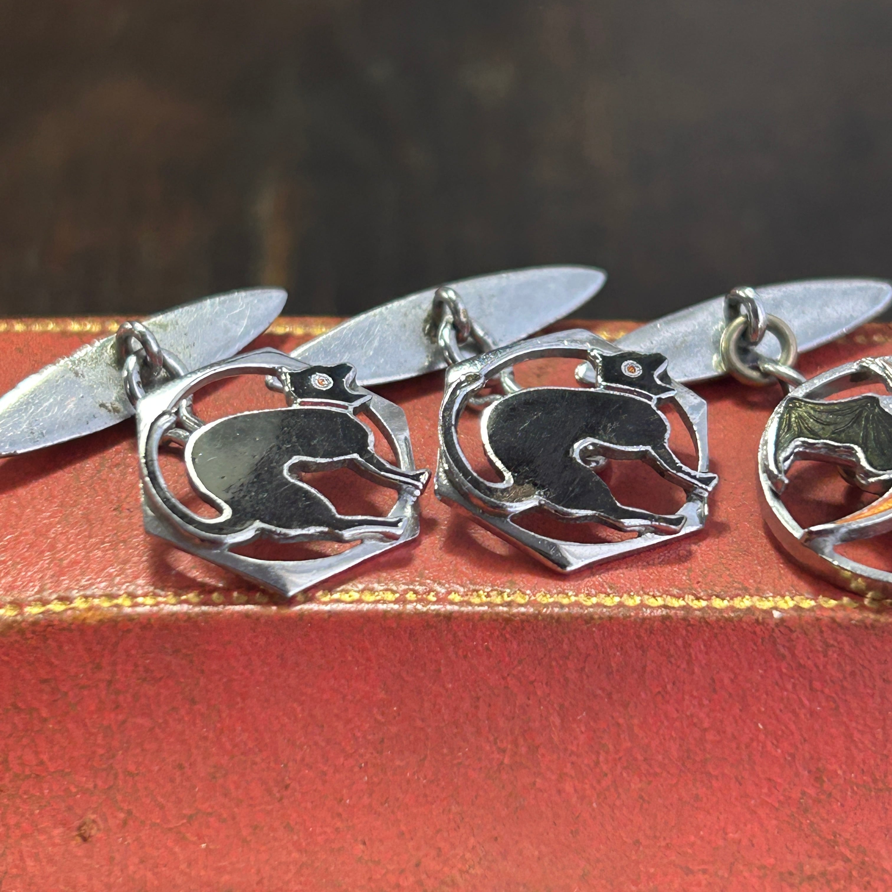 アンティーク　和製ヌーボー　黒猫のカフス