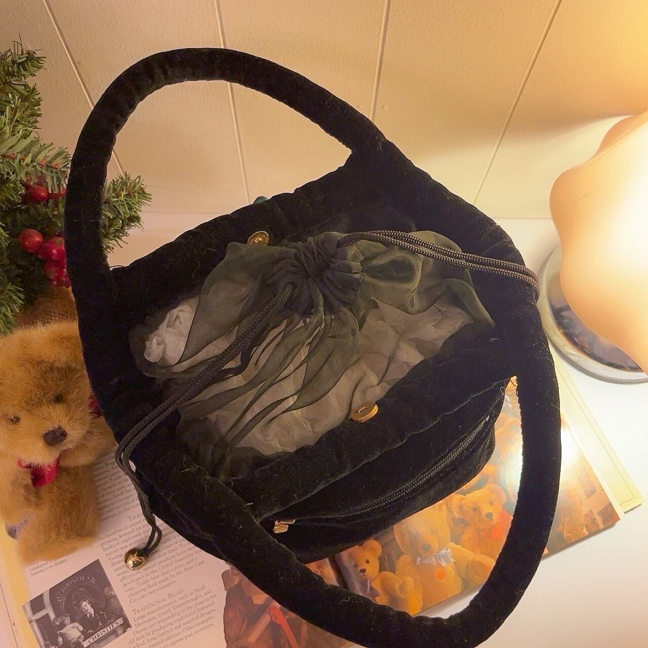 rose brooch quilting velours bag