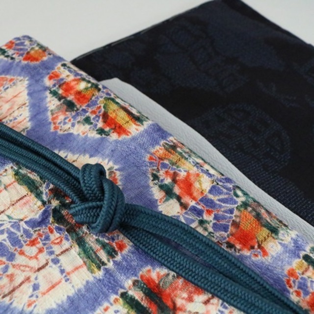 正絹紬　納戸鼠に花の刺繍のなごや