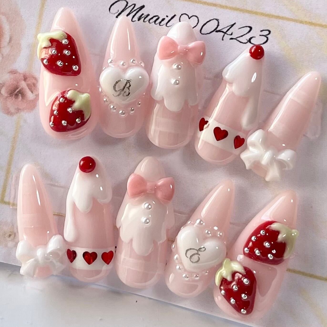現品販売♥3dネイルチップ♡ 地雷系ネイル ちゅるんとホワイトピンク