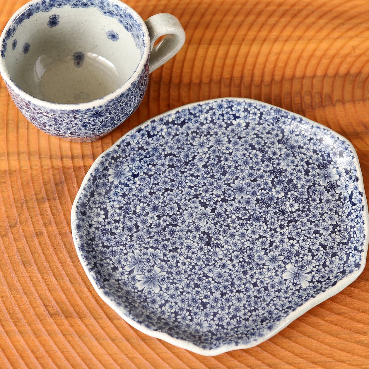 新品未使用　有田焼　辻修窯　レンゲ柄　小鉢揃　陶器　レア　お洒落　お皿 辻修窯 小花尽くし 珈琲碗皿 超絶技巧（有田焼） | にっこう生活館