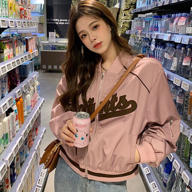 スタジャン レディース アウター ショート丈 オーバーシルエット ゆったり かっこいい メンズライク ストリート ロゴ カジュアル おしゃれ くすみピンク