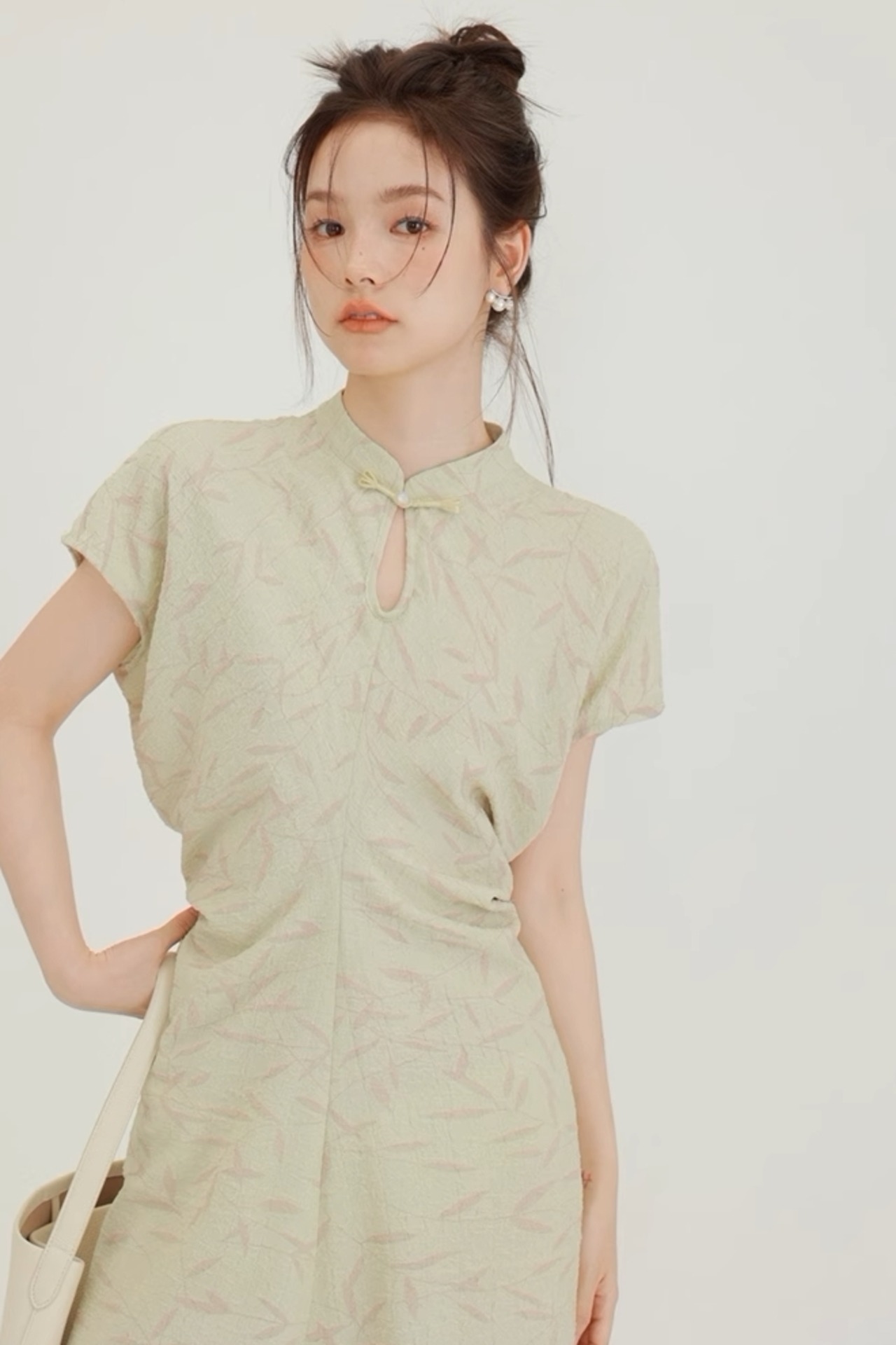 春の竹葉/Spring Bamboo グリーン ワンピース 夏物 袖付き 半袖 チャイナドレス ハイウエスト ラウンドネック ロングスカート