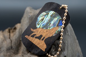 ※【芳醇な艶と響き】 グラナディラ ドッグタグ 象嵌 月と狼