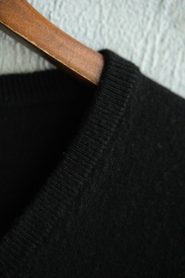 Utah／"J.CREW" v-neck cashmere sweater／ black