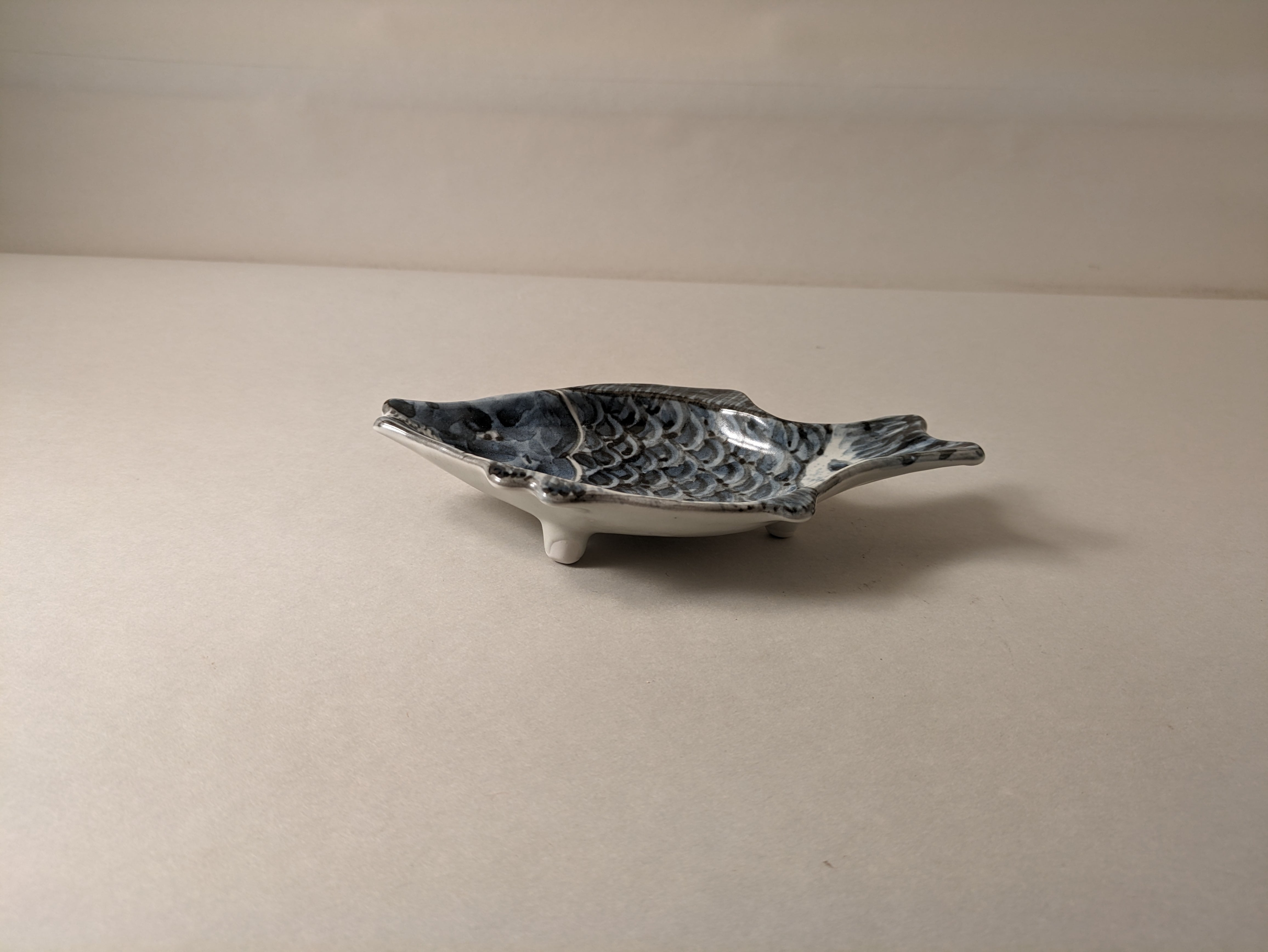 古代魚皿 | 大幸陶苑 ONLINE SHOP