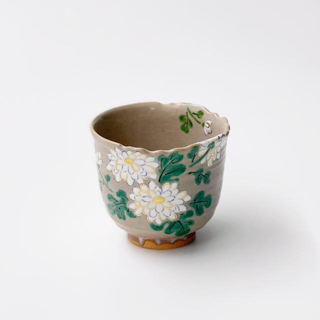 乾山写し菊の絵さけ呑／Big sake cup,colored chrysanthemum blossoms