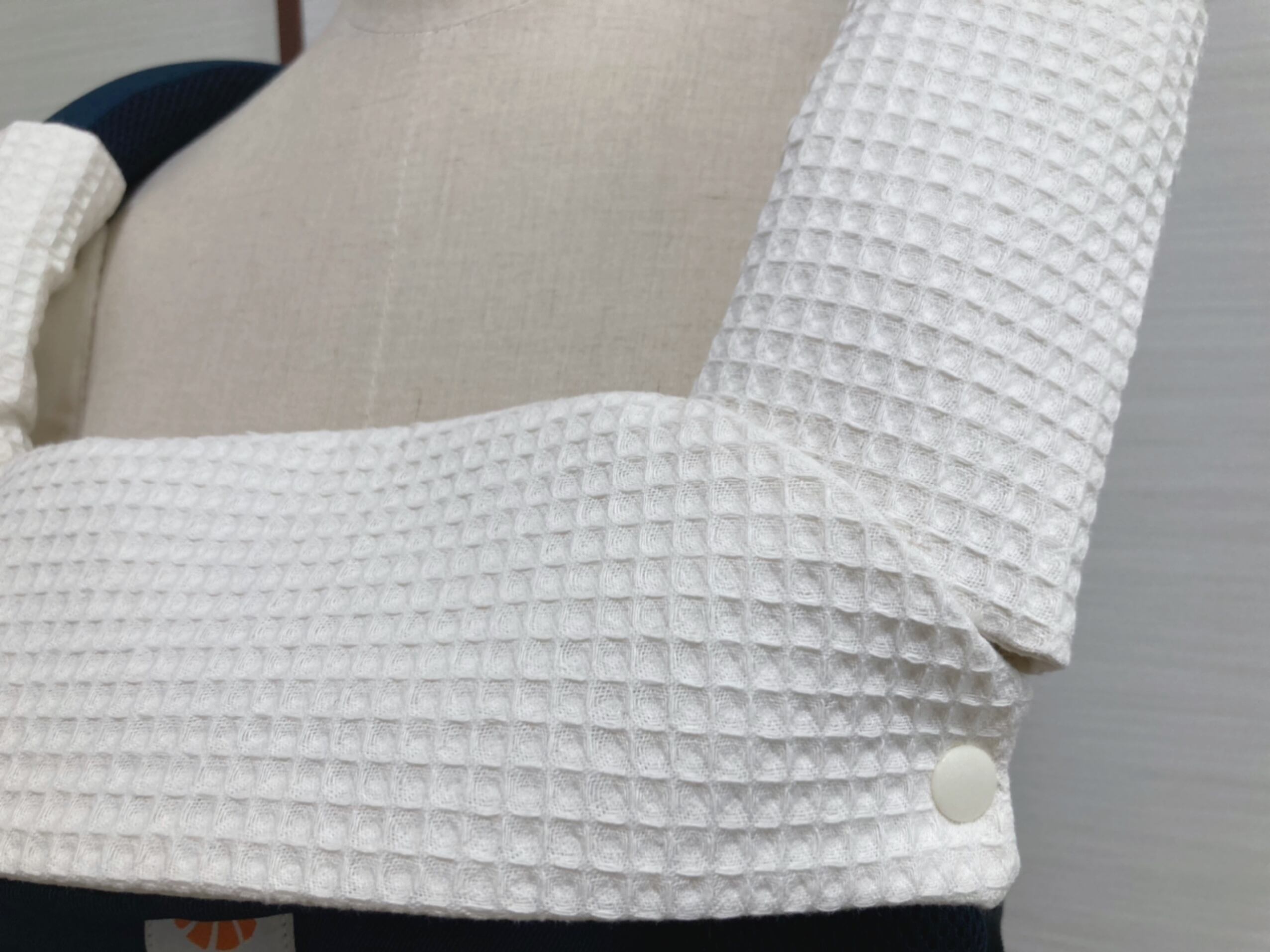 ワッフル生地ホワイトでシンプル エルゴ専用抱っこ紐よだれカバー 手作りベビーリュック 抱っこ紐カバー専門店 ひまわり