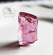 アンダラクリスタル　　超希少　美大粒チェリーピンク〔sa3497〕