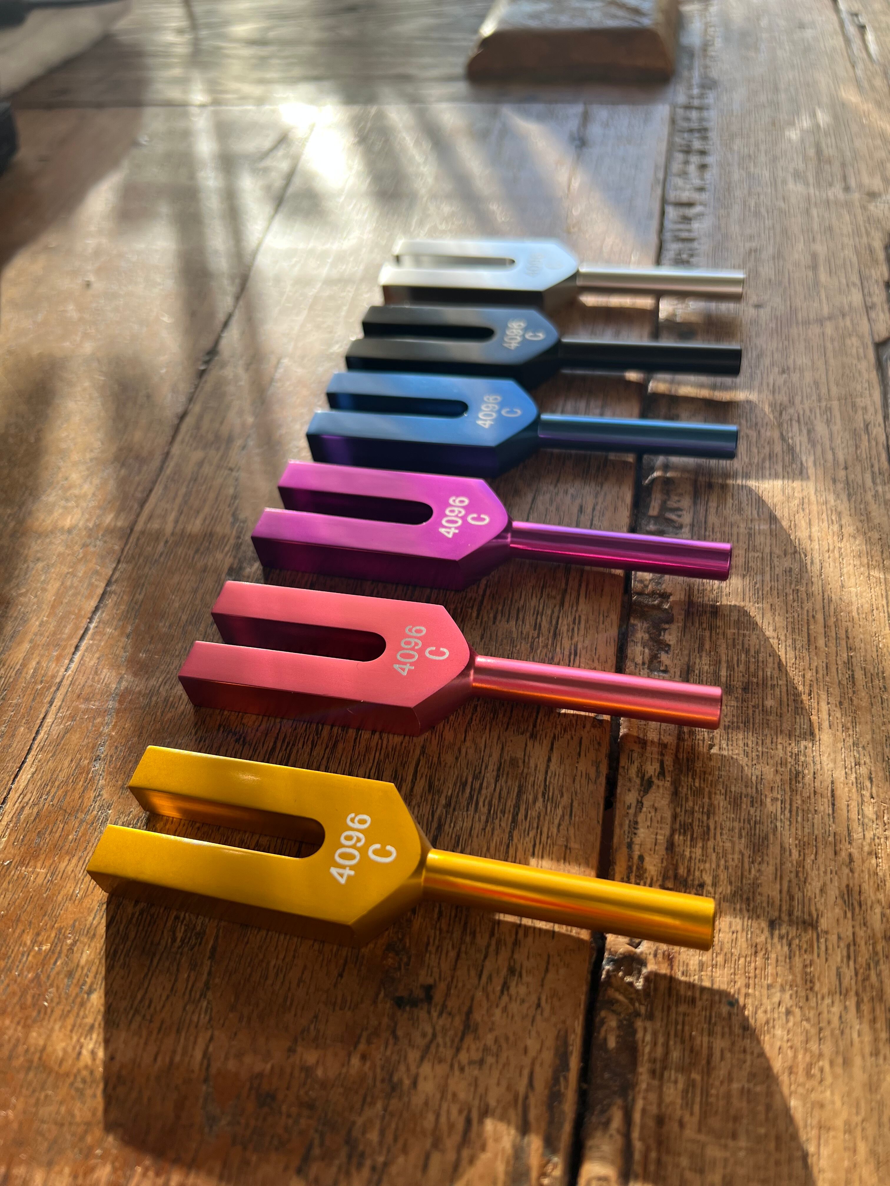 【4096hz】カラフルクリスタルチュー マレット・袋付 キイロ、アカ、ピンク