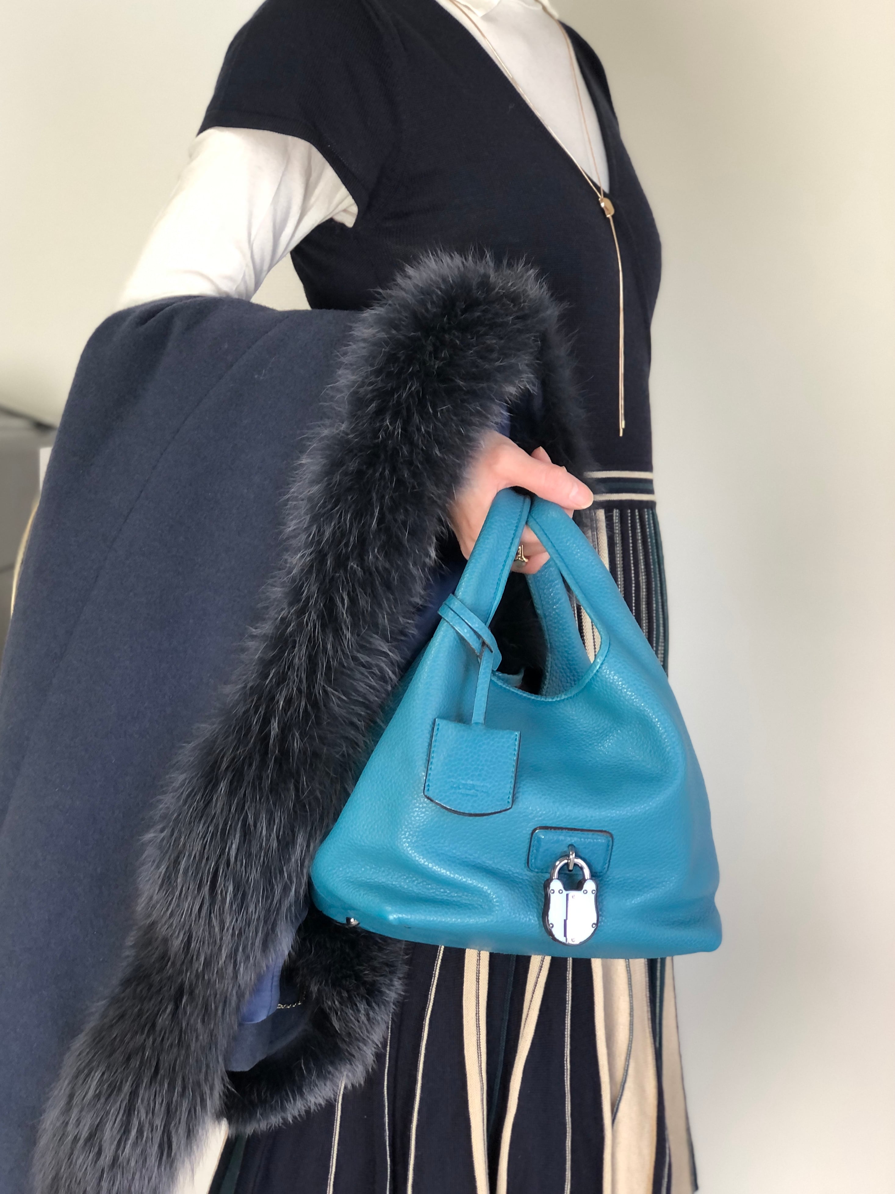 LOEWE ロエベ カリエPM ハンドバッグ ブルー カデナモチーフ レザー