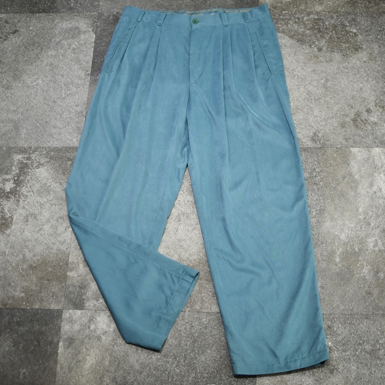 drape silhouette rayon blend 3tuck slacks emerald green