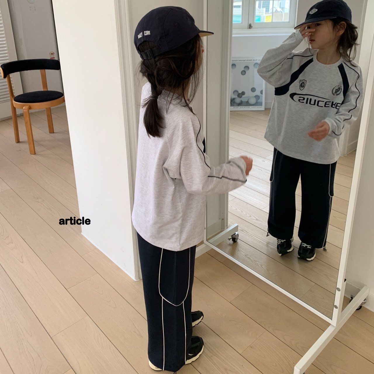 [article] Contrast Piping Raglan Tee / [아티클] 배색파이핑나그랑티
