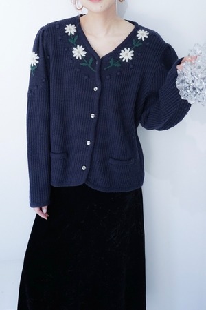 Gerbera embroidery knit cardigan