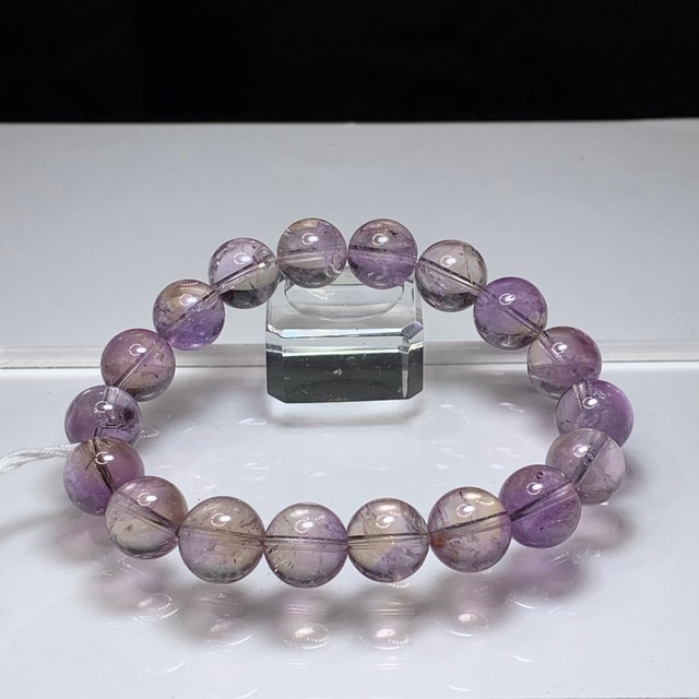 1.可愛い色合い☆ほんのりアメトリン ブレスレット