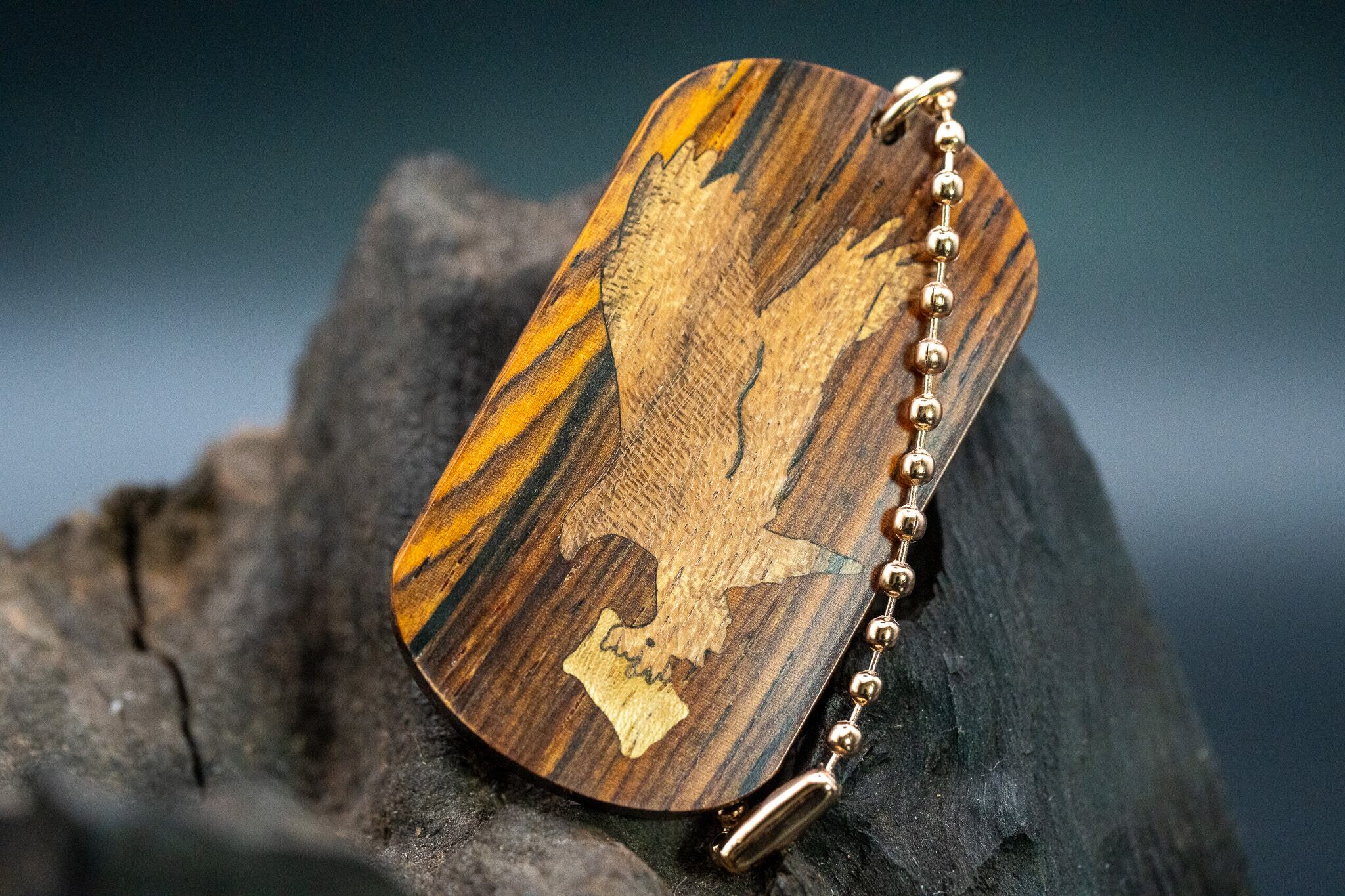 【 エスニックなローズウッド 】ココボロ ドッグタグ 象嵌 トンビと油揚げ