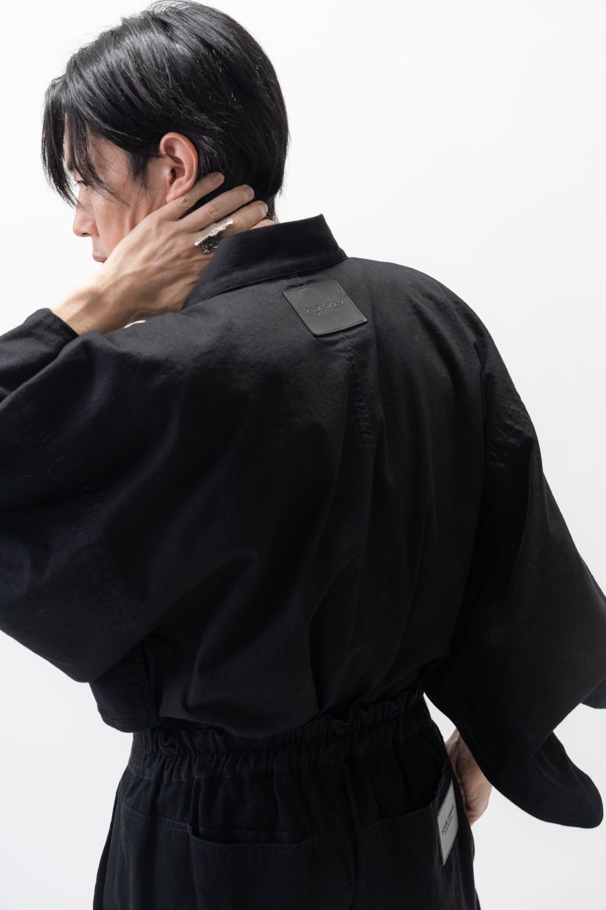 10着限定｜予約受付中】理想の和を追求した、ブラックデニム侍作務衣